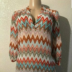 Rue21 V neck Women Size S Blouse 3/4 Sleeve Geomet